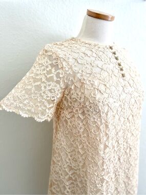 1960s Vintage Champagne Lace Mini Shift Dress